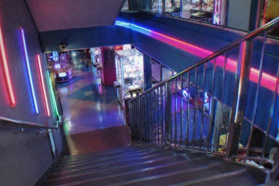The entrance area of Tokyo Joypolis on an upper floor of the DECKS Tokyo Beach mall