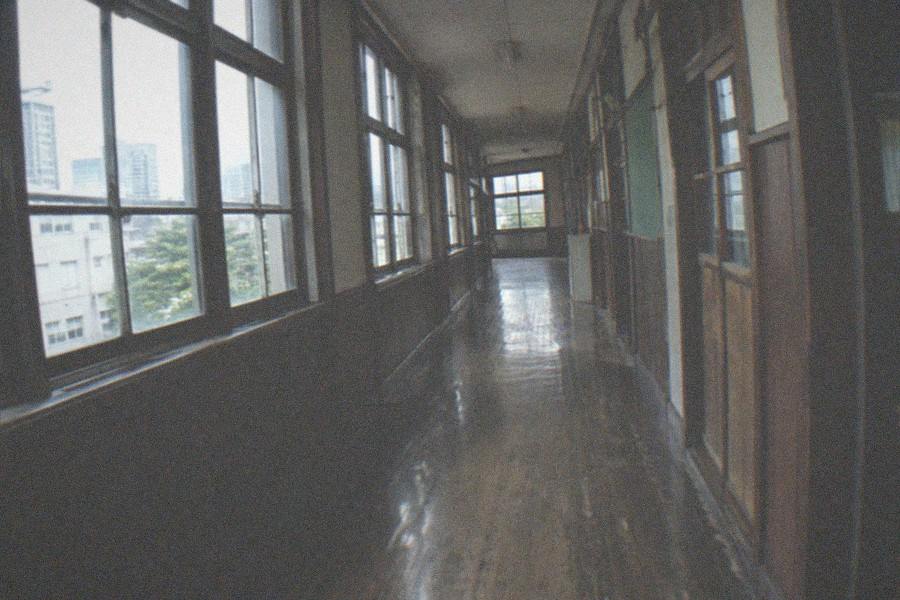 The street approach to Yotsuya Hiroba, the former school building housing the Tokyo Toy Museum